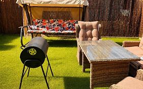 Apartament 70 m2 z podwórkiem i grillem, 150 m od jeziora