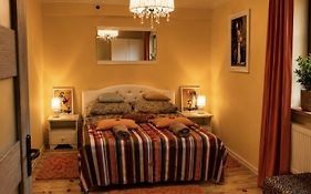 Apartament 70 m2 z podwórkiem i grillem, 150 m od jeziora